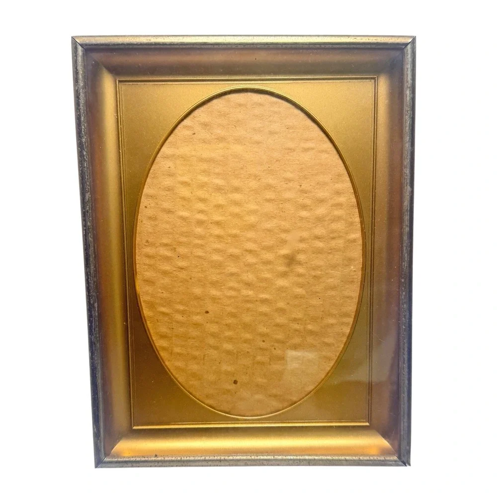 Vintage Gold Tone Rectangular Picture Frame with Oval Opening 8x6